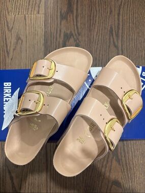Birkenstock Arizona Big Buckle High Shine Sandals in New Beige